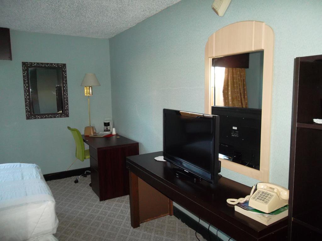 Claremont Hotel ラスベガス 部屋 写真
